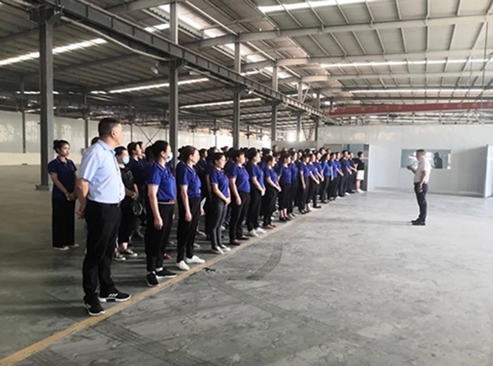 华体会在线官网集团董事长出席隆昌唯泰玻璃开业典礼