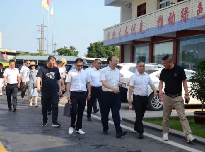 叙永县委常委申刚一行莅临华体会在线官网集团总部基地调研