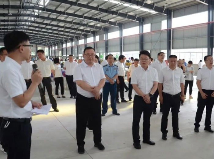 隆昌市副书记任伟一行莅临华体会在线官网实业生产基地调研
