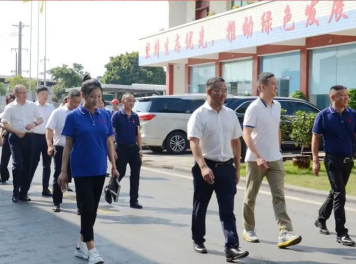 战略联合 再攀阶梯｜郎酒股份走进华体会在线官网集团