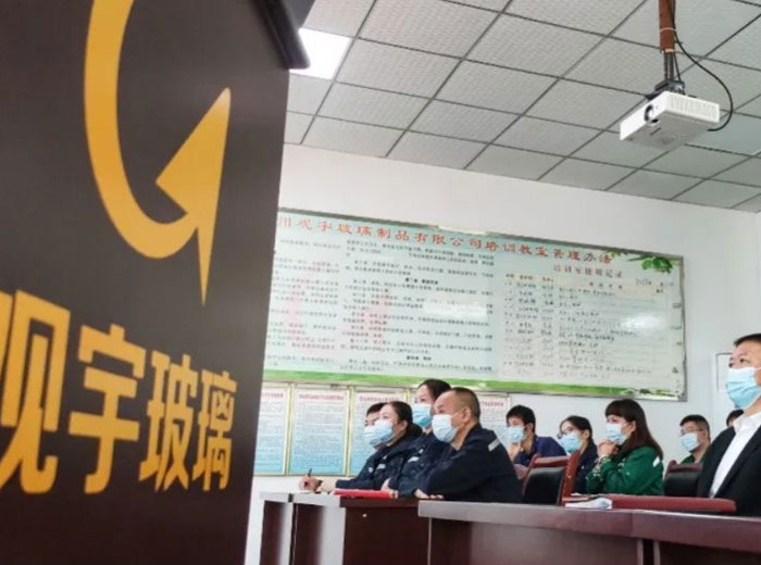 参与党的盛会 聆听党的声音｜华体会在线官网集团组织集中观看二十大开幕式